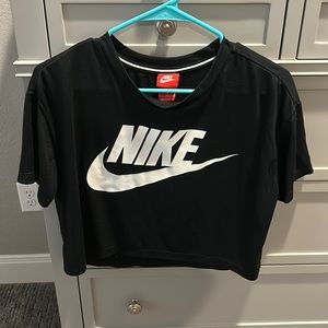 Women’s Nike black crop top never worn